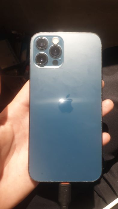 Продам Айфон 12 pro