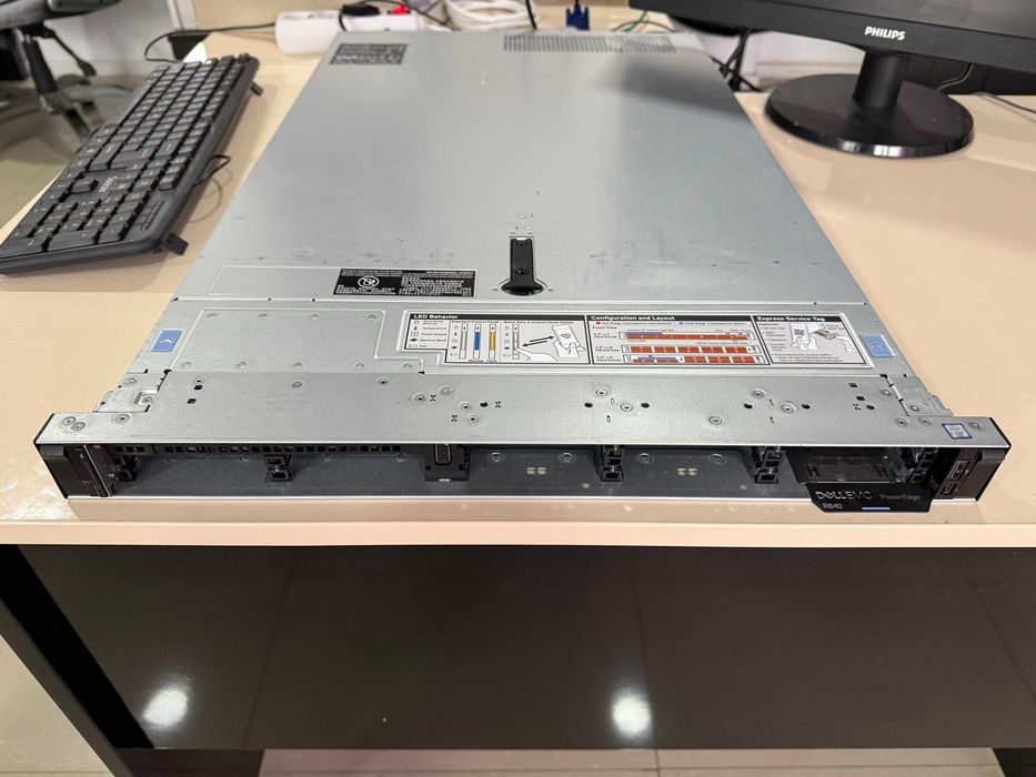 Server DELL PowerEdge R640: Intel Xeon Gold 6138 40C/80T 64GB DDR4 ECC 10bays RAID H730 Cache SATA/SAS 2x750W [cu factura, TVA]
