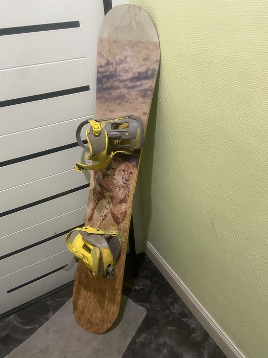 Сноуборд DC с креплениями FORUM