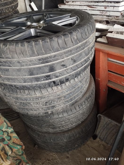 Продается диски с резинами на лексус 570