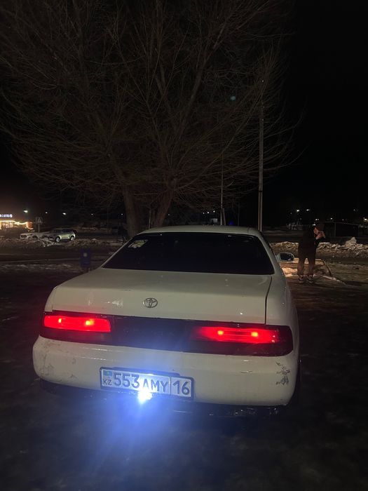 Продам машину, креста 90 2л
