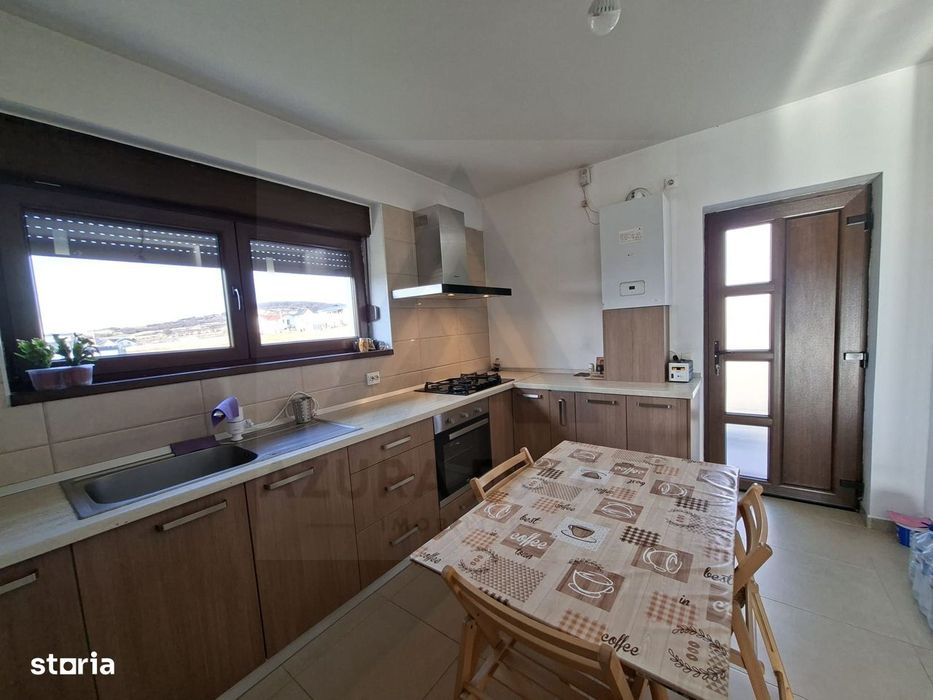 Casa intabulata 5 camere 2 bai si curte generoasa in Bavaria Park