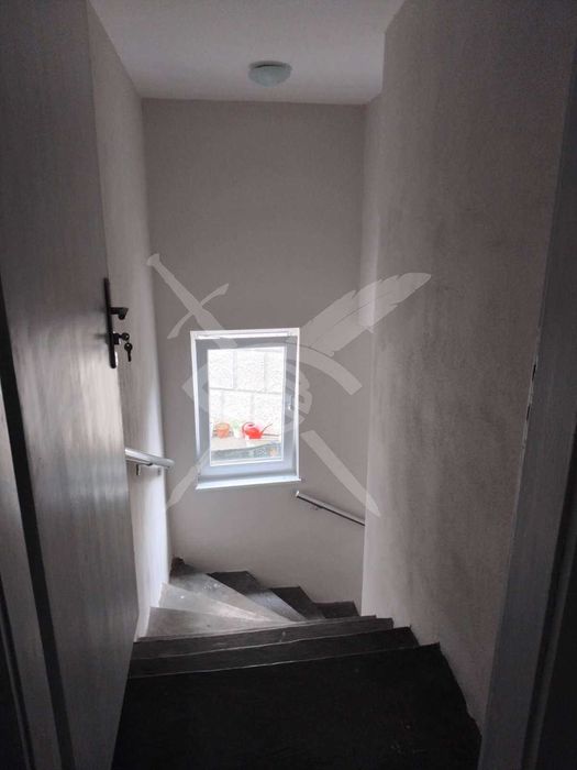 Дава се под наем Етаж от къща в Асеновград - 160 кв.м за 648.21 € - Снимка #9