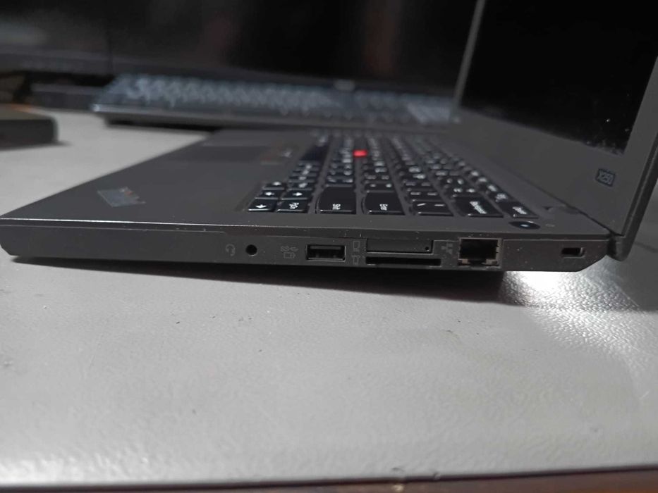 Laptop Lenovo X250 i5, ecran IPS, SIM 4G, tastatura iluminata