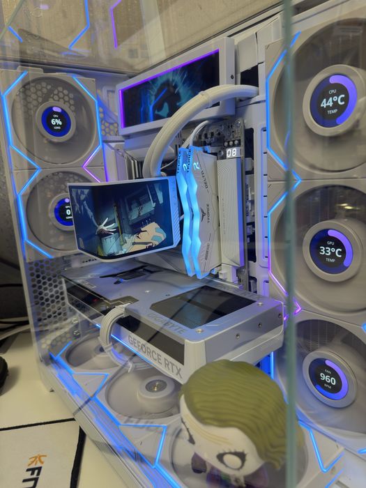 Самый красивый пк в Lian Li 7 7800x3d / rtx 5070TI / 64GB ОЗУ