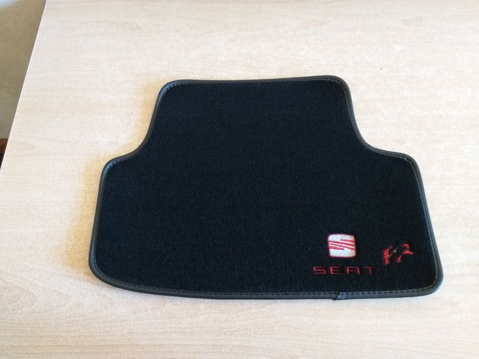 Covorase auto din mocheta dedicate SEAT LEON FR (5F)