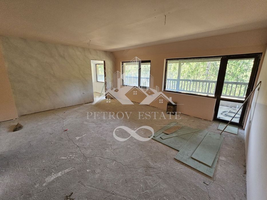 Продава се Тристаен апартамент в Велинград - 122 кв.м за 902 €/кв.м - Снимка #2