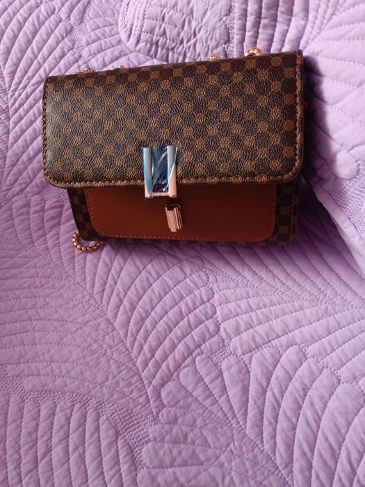 Небольшая стильная сумочка