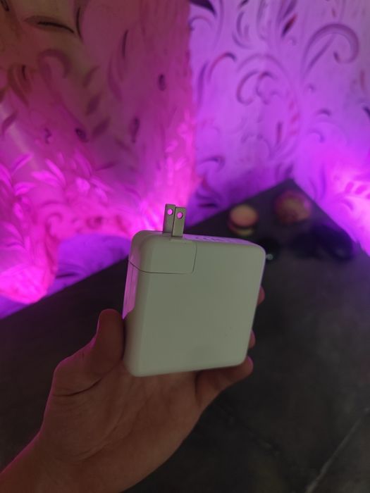 Для MacBook Pro - 87W/ подойдёт для любых ноутбуков/ блок питания.