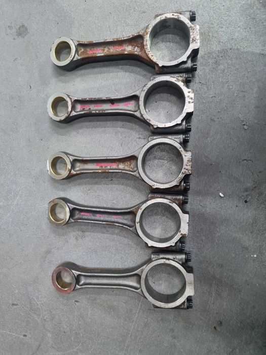 Шатуны двигателя Ауди.