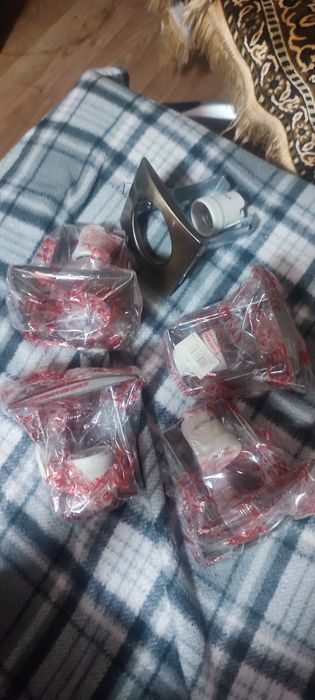 Продам светильники для потолка.