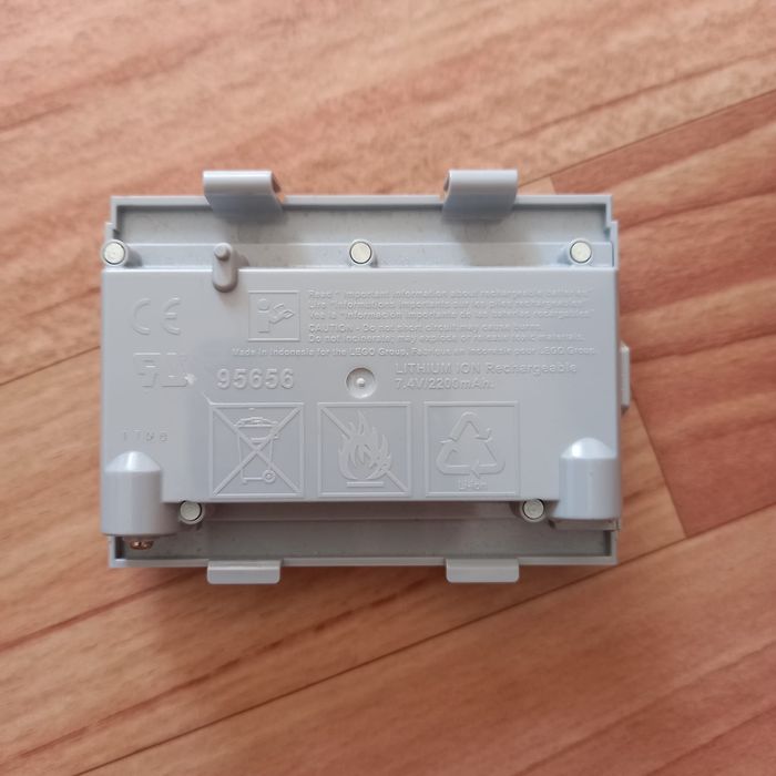 Продам аккумулятор LEGO