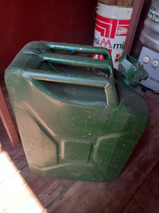 Бидони, туби,касетки и железни галони