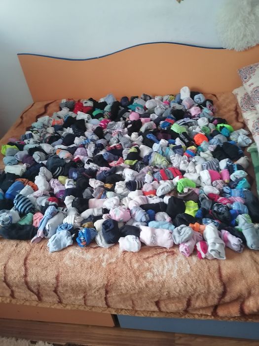 OFERTA : 370 perechi de ciorapi pentru copii