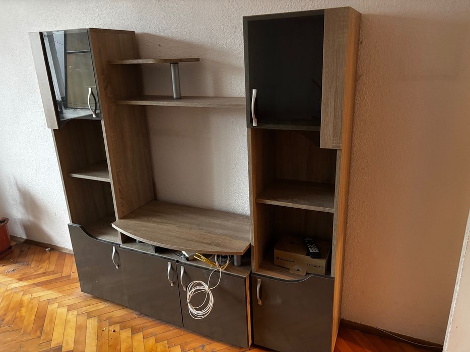 Холна секция от ПДЧ с дървесен и сив цвят