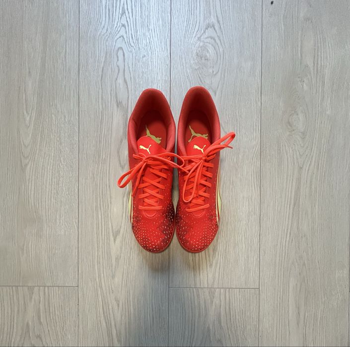 Adidasi fotbal Puma marime 42