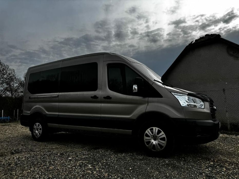 Vând Ford transit 2019 cu 8+1 locuri
