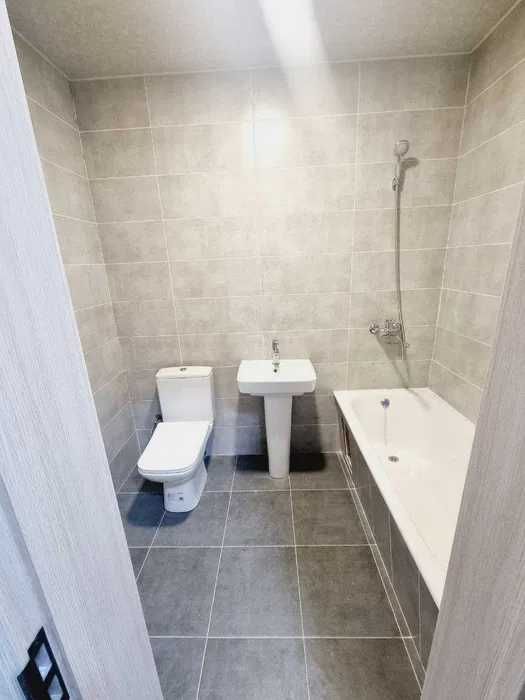 Срочно, Чиланзар-2й квартал, 3-х комнатная, чистая, ухоженная!!!