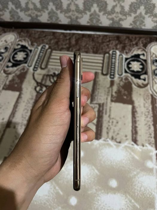 iPhone Xs 72% ochilmagan