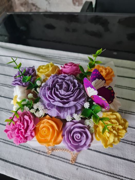 Букет от ароматни сапунени цветя