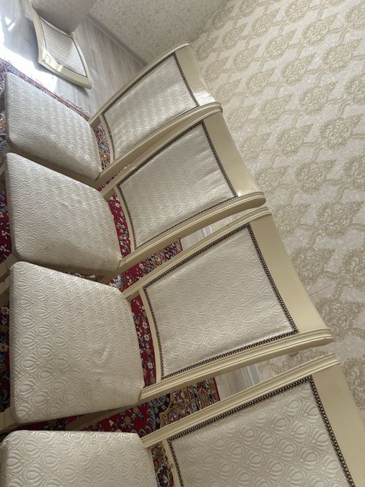 Продам Стол, стулья сост хорошие