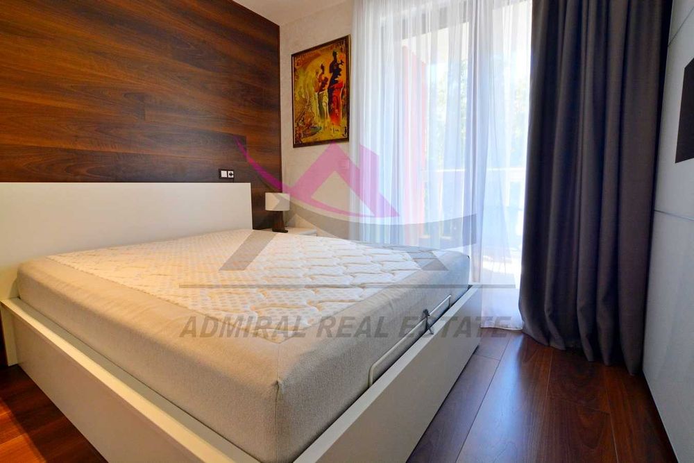 Дава се под наем Двустаен апартамент в Варна, Център - 85 кв.м за 1100 € - Снимка #4