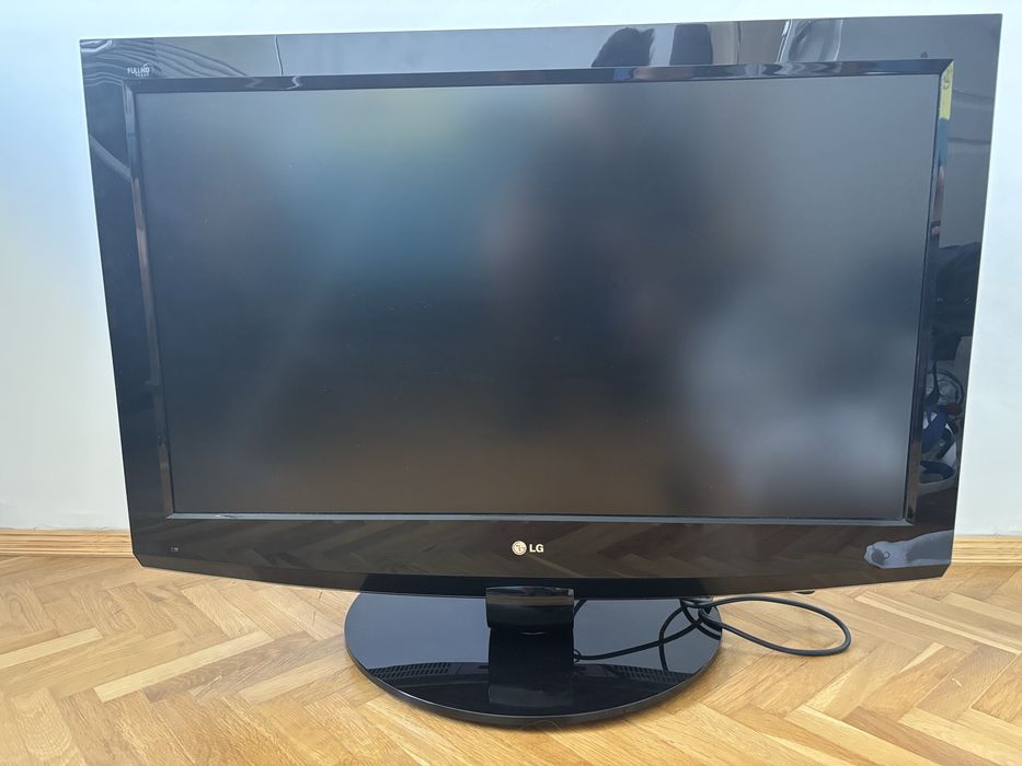 Televizor LG 37LF75 Full HD, Diagonala 37'
