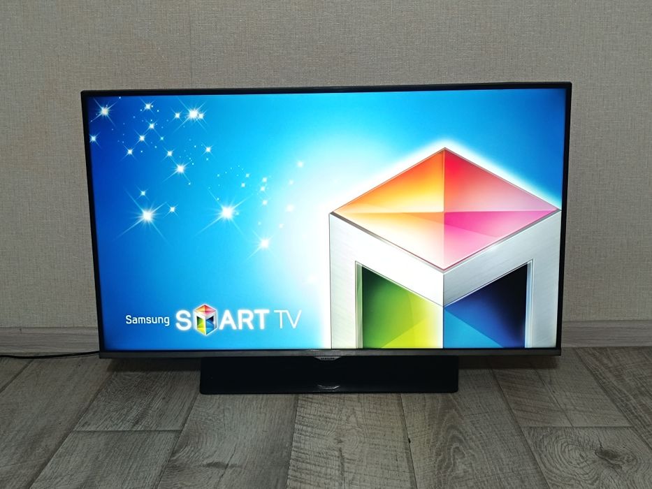 Телевизор смарт,  102 см. Smart TV