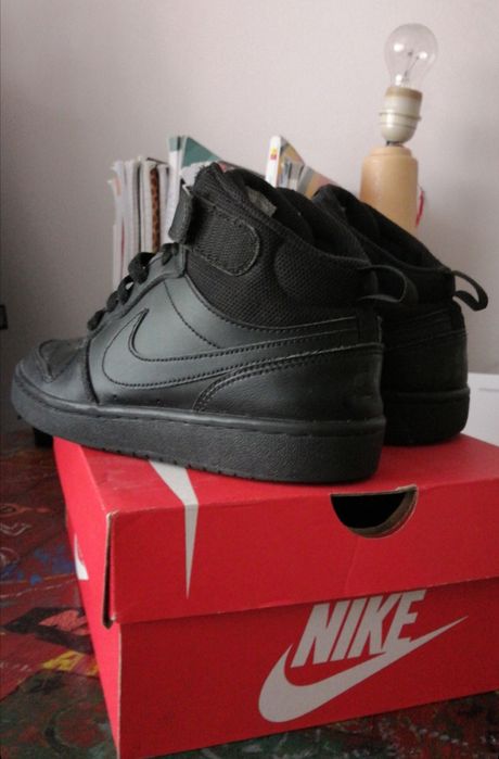 Vând Nike  Court BORUGH MID 2 UNISEX