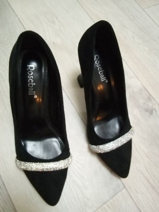 Продам новые туфли