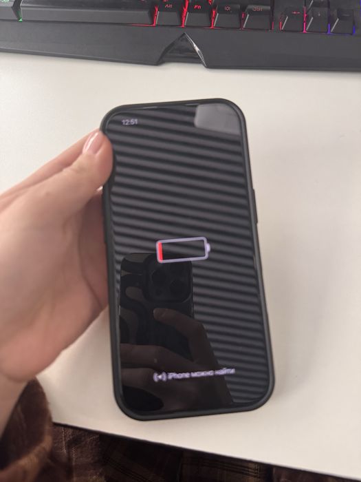 Продам айфон 17 pro 512gb