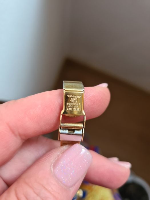 Часовник Seiko позлатен