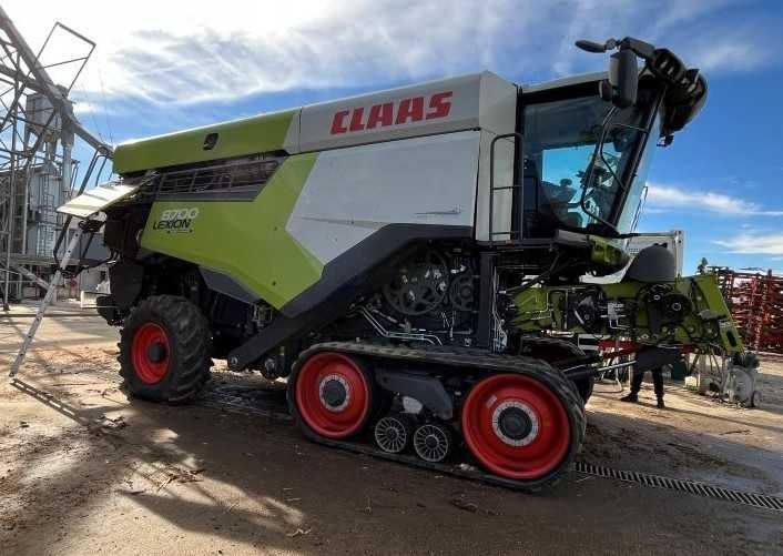 Combina CLAAS Lexion 8700 Terra Trac 4X4