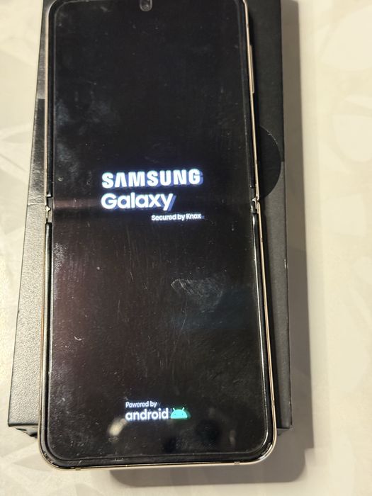 Samsung Galaxy Z Flip4