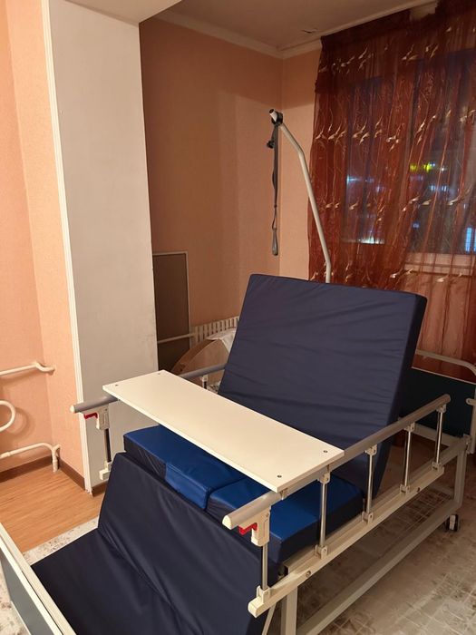 Медицинская кровать