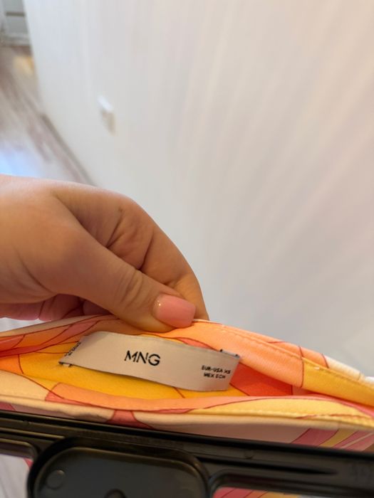 Къса пола на Mango