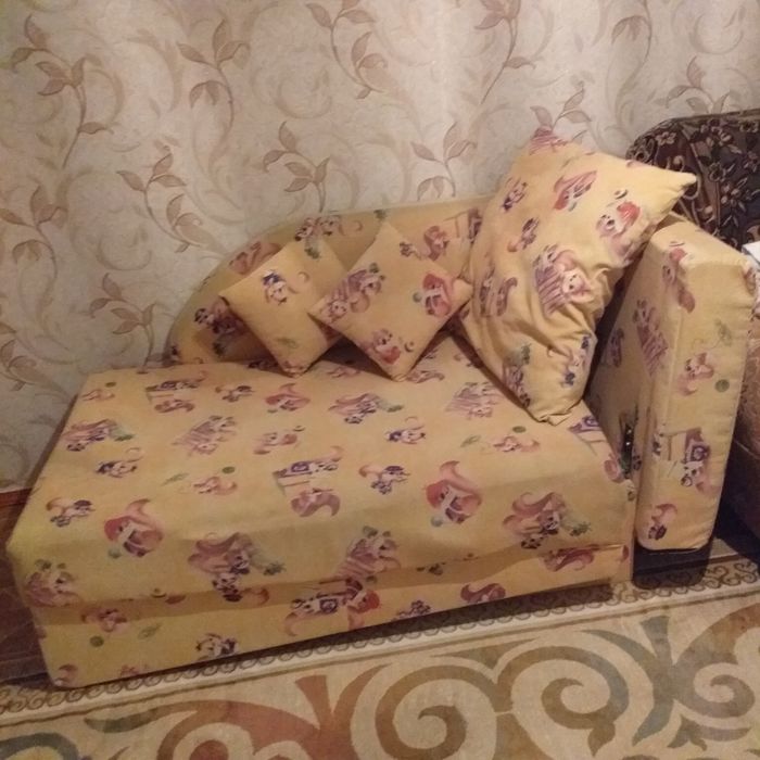 Детский  раздвижной  диван