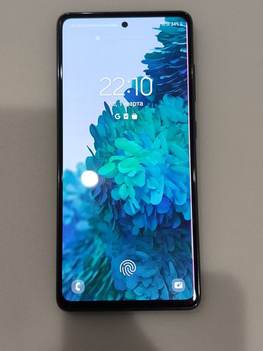 Телефон Samsung S20 Fe