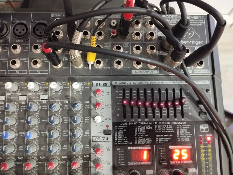 Vând mixer audio analogic