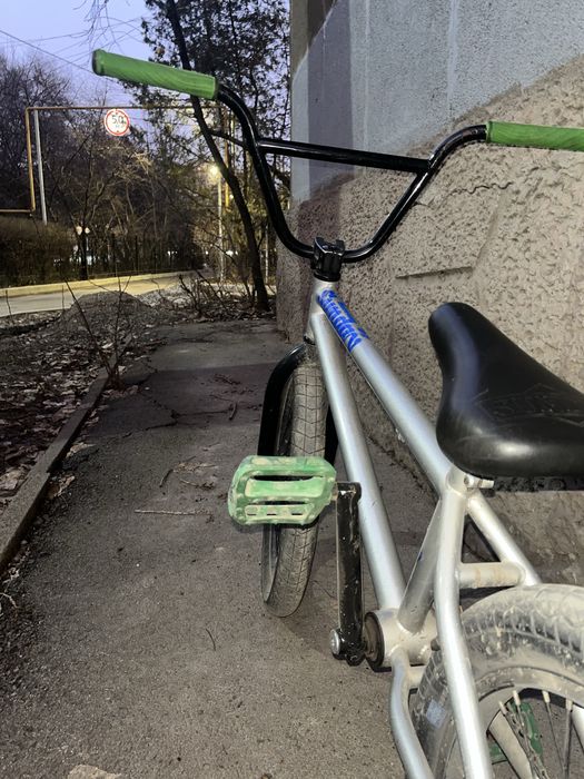 Трюковой велосипед BMX