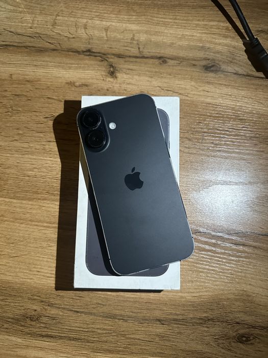 Продам Iphone 16 100Akb брался 18.01
