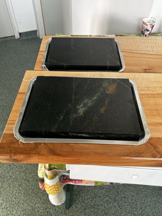 Piatra vulcanica de gatit in blat de stejar