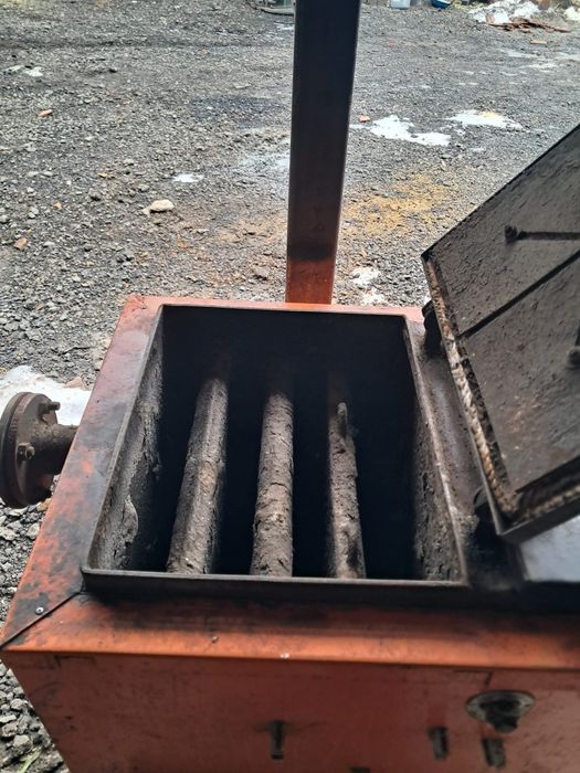 Vînd o cetrală pe lemne