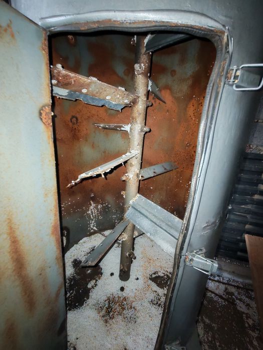 Вспениватель (пенопласта) в рабочем состоянии