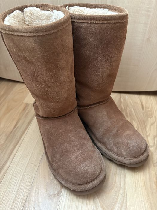 Vand cizme Bear Paw ( stil UGG), marimea 35, cu lana, stare excelenta