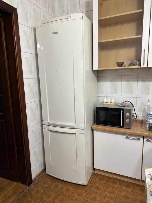 Продаётся холодильник Electrolux
