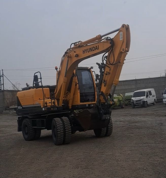 Ekskavator va Samosval oylik ijaraga beriladi