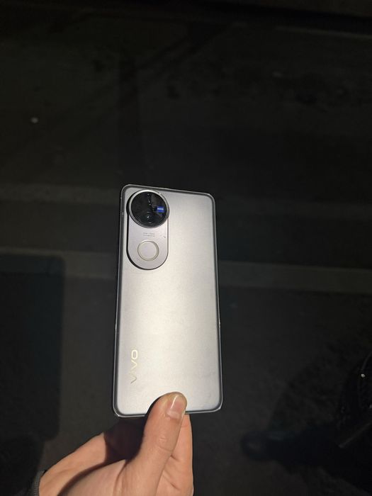 Vivo V50 йенги холата