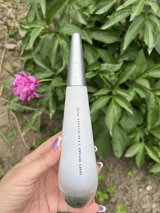 Продам парфюм Issey Miyake L'Eau d'Issey Pure