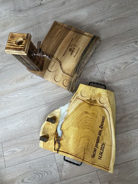 Дъски за сервиране с диспенсър за алкохол